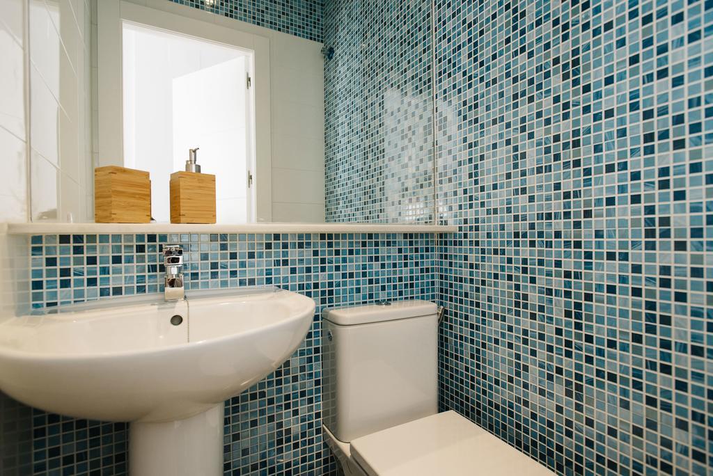 Hostly Acetres 2A-Penthouse In City Center-Fibre-Parking Opt Севілья Екстер'єр фото